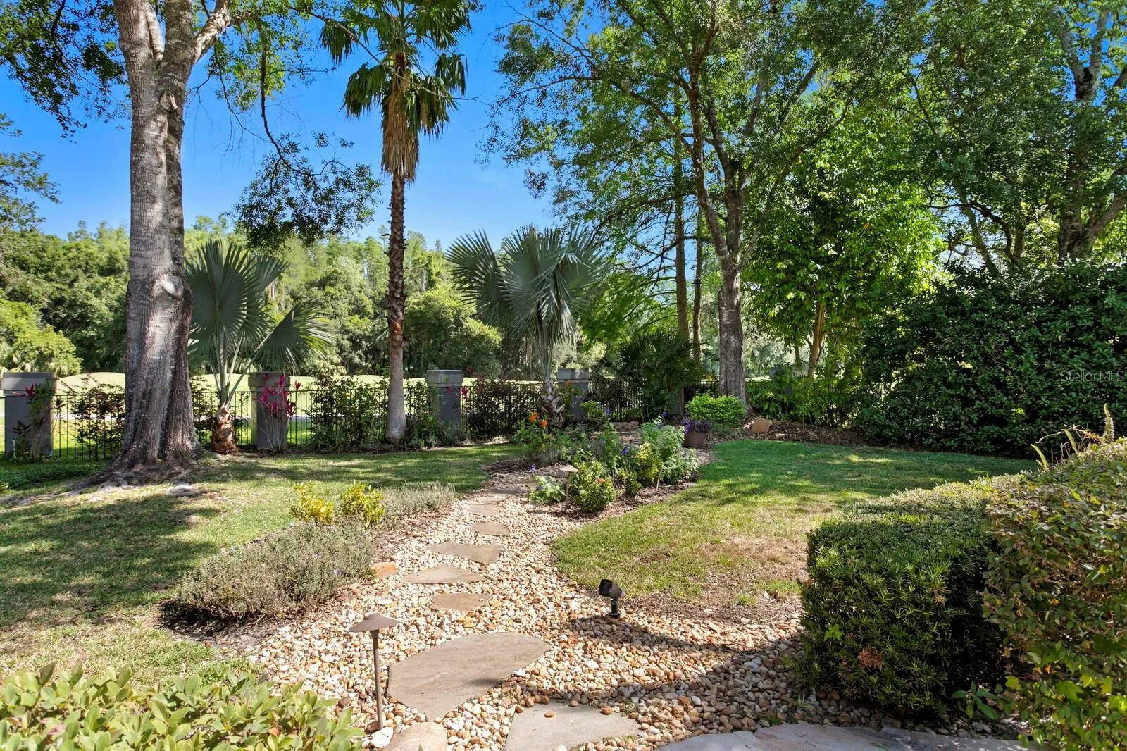 6352 W MACLAURIN DR