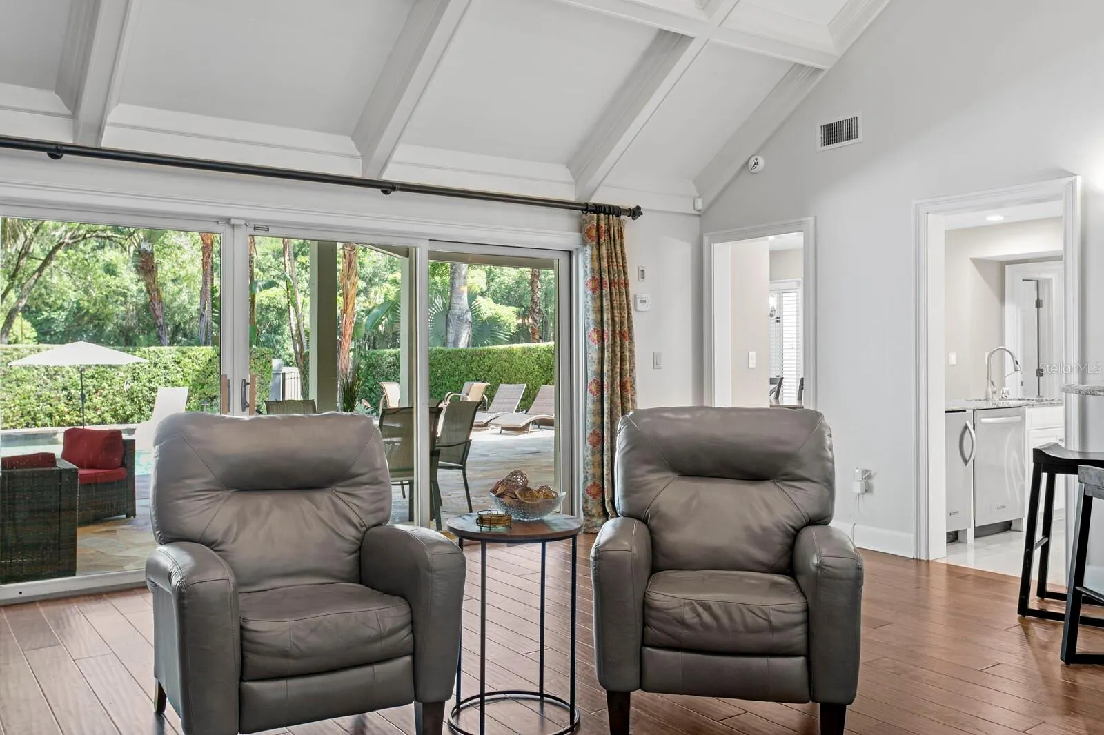 6352 W MACLAURIN DR
