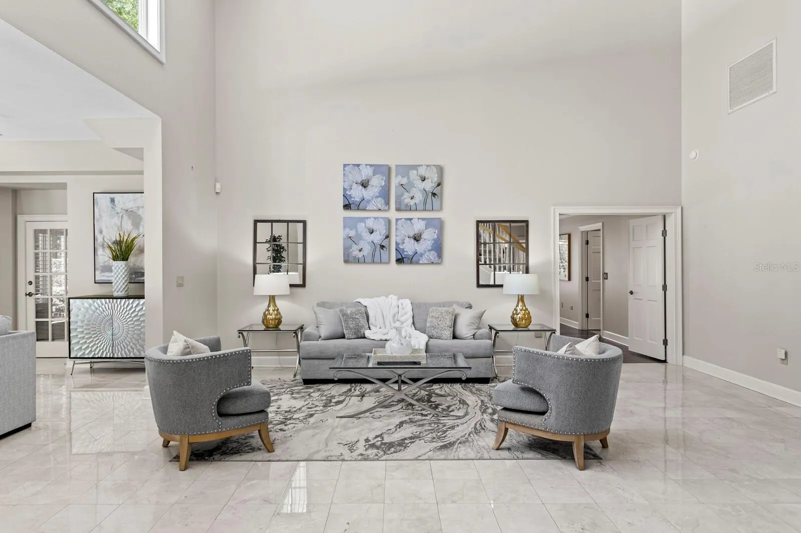 6352 W MACLAURIN DR