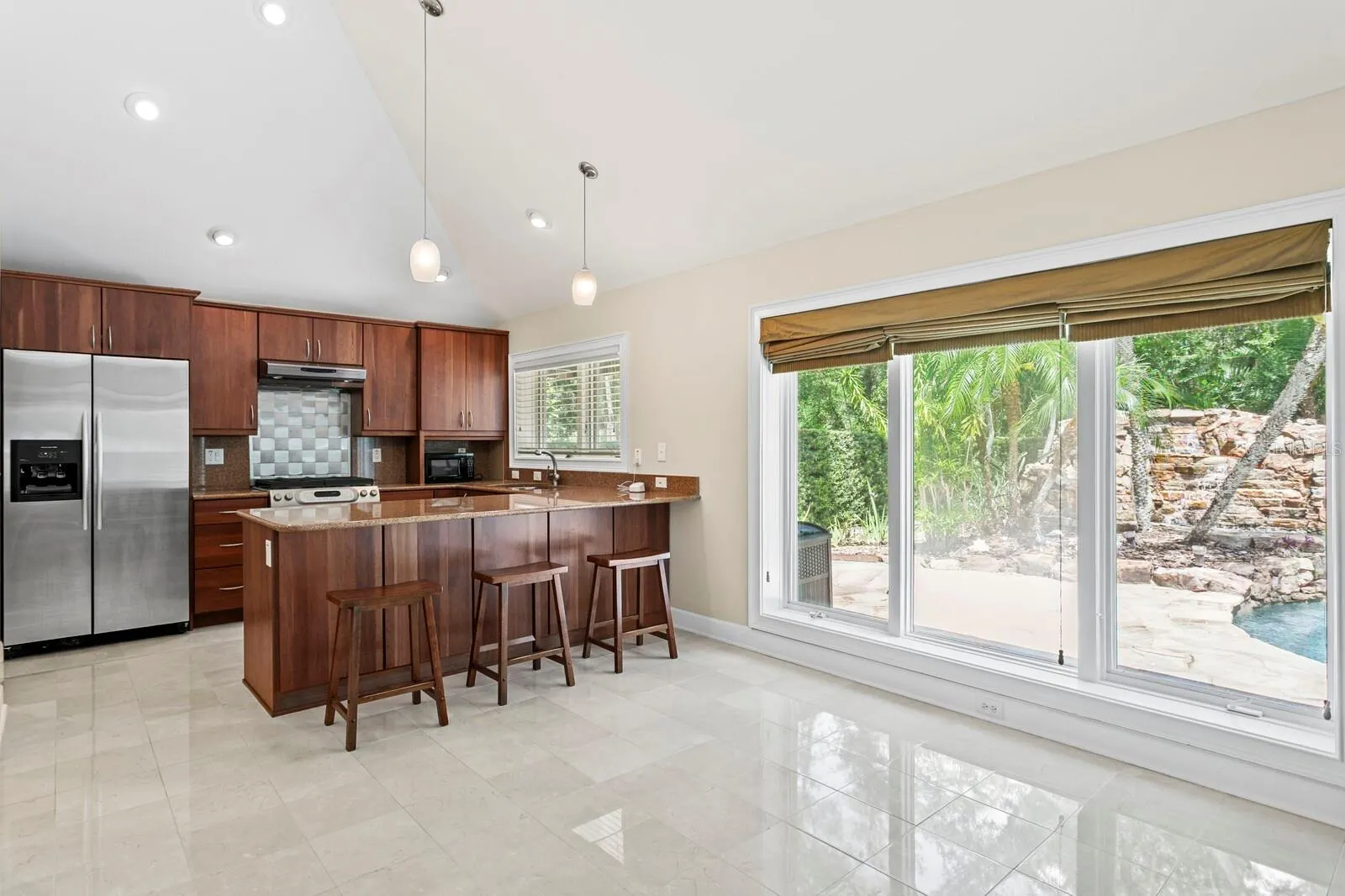 6352 W MACLAURIN DR