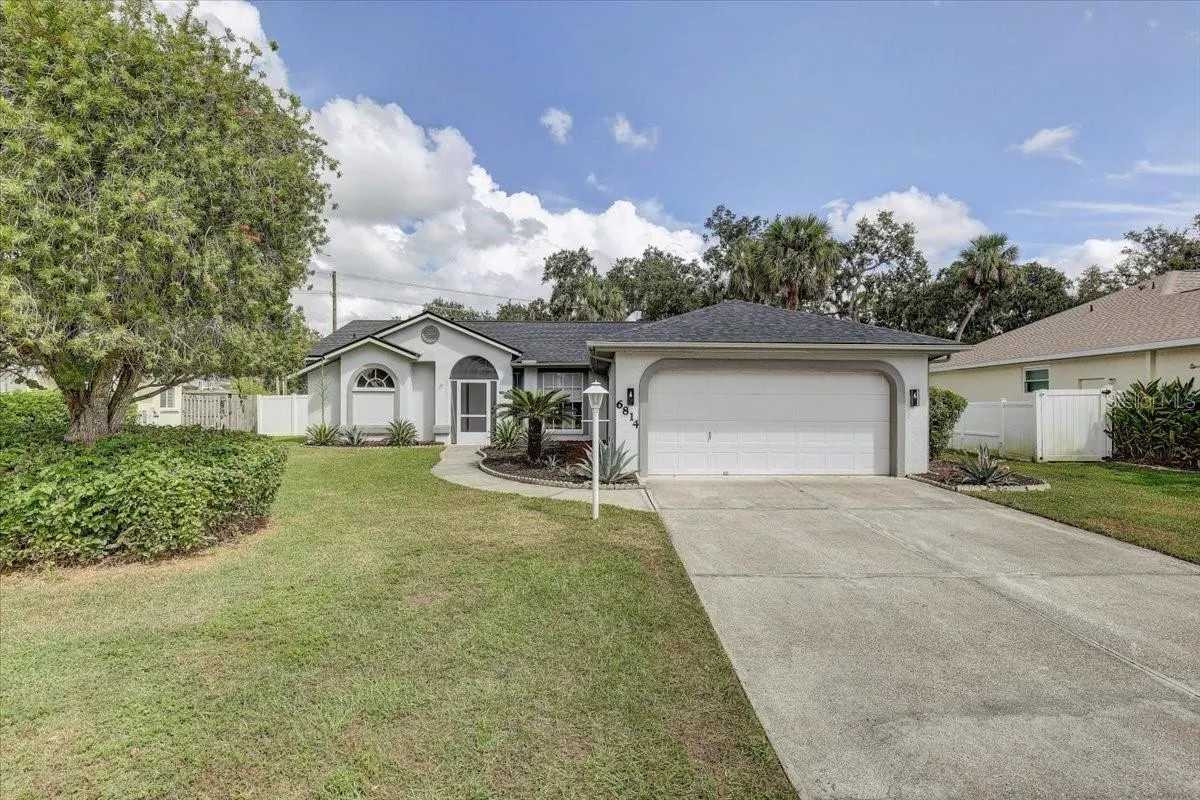 6814 67TH STREET CIR E