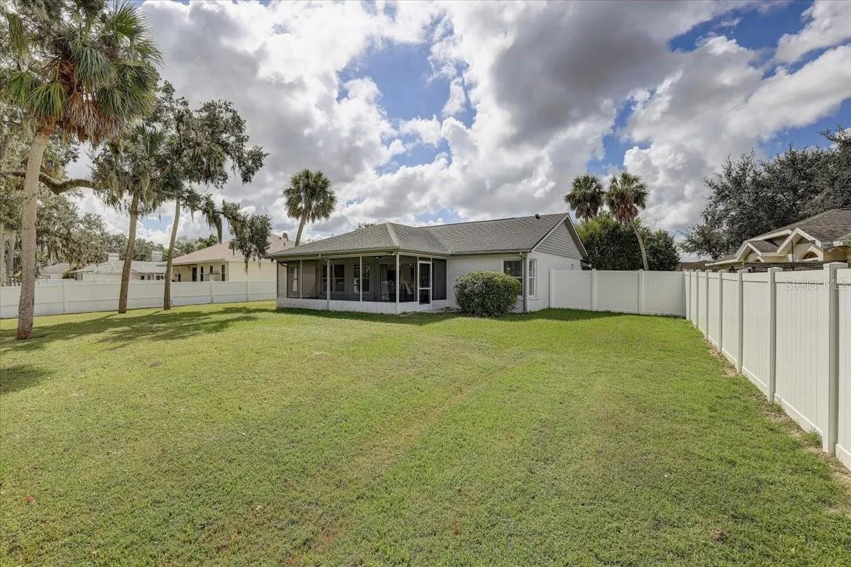 6814 67TH STREET CIR E