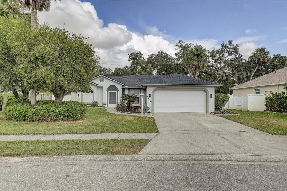 6814 67TH STREET CIR E