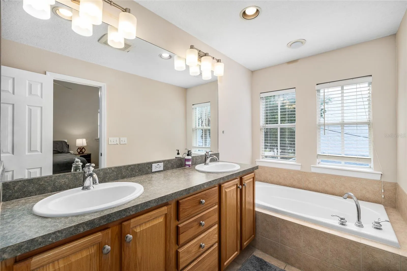 104 S MOODY AVE #3, #3