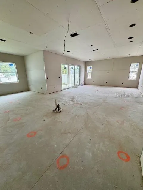 2815 W LEILA AVE