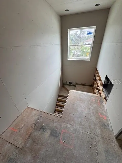 2815 W LEILA AVE