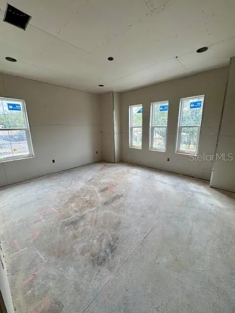 2815 W LEILA AVE