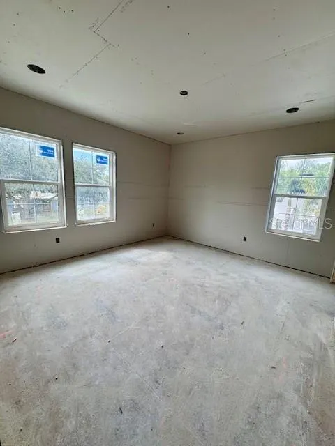 2815 W LEILA AVE