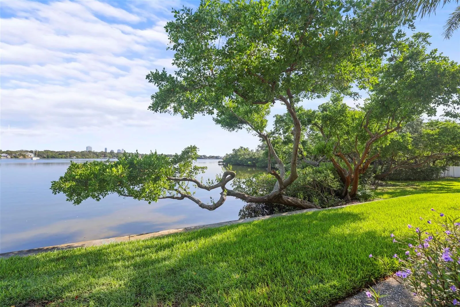 247 POMPANO DR SE #B, #B
