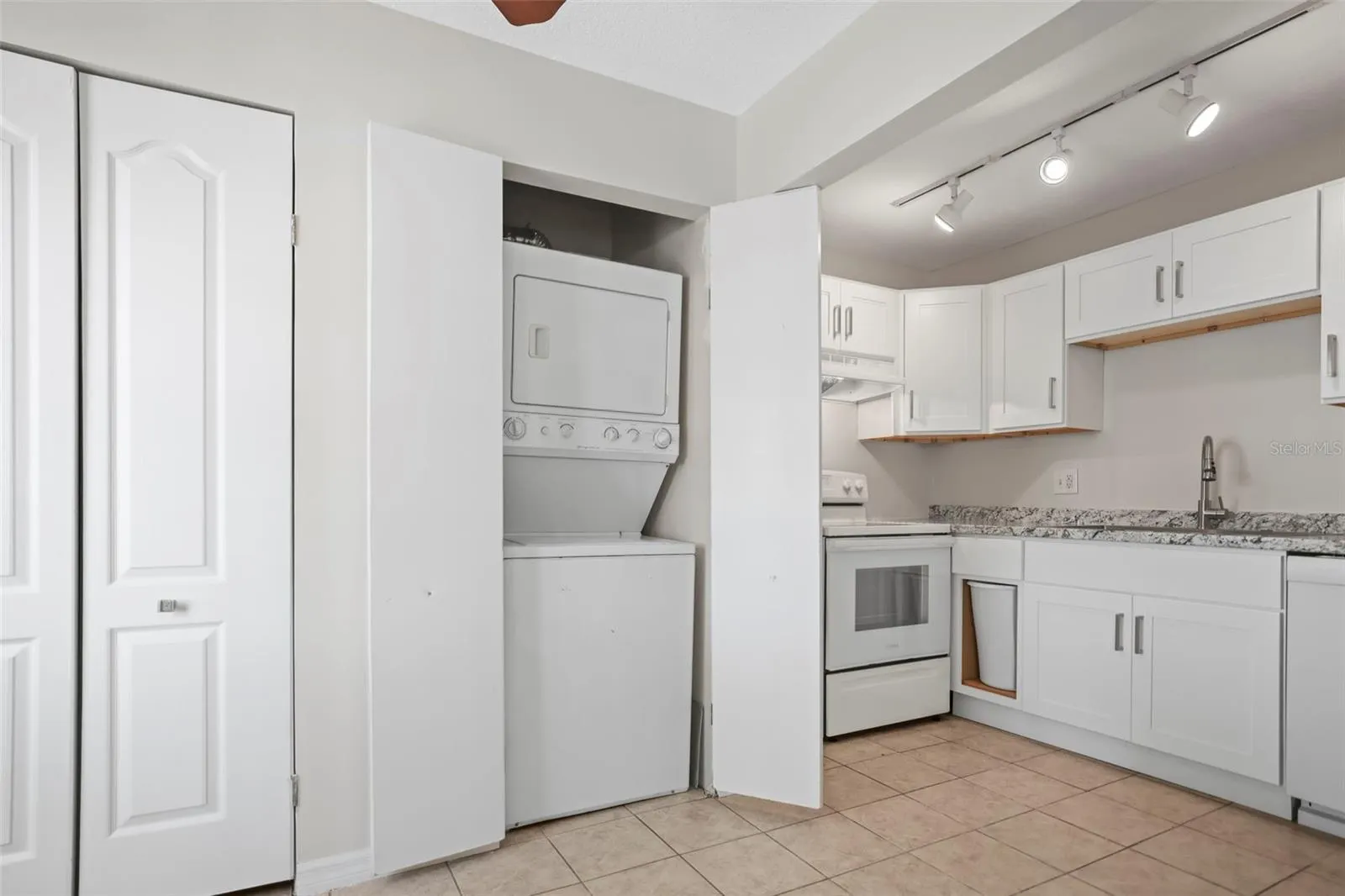 247 POMPANO DR SE #B, #B