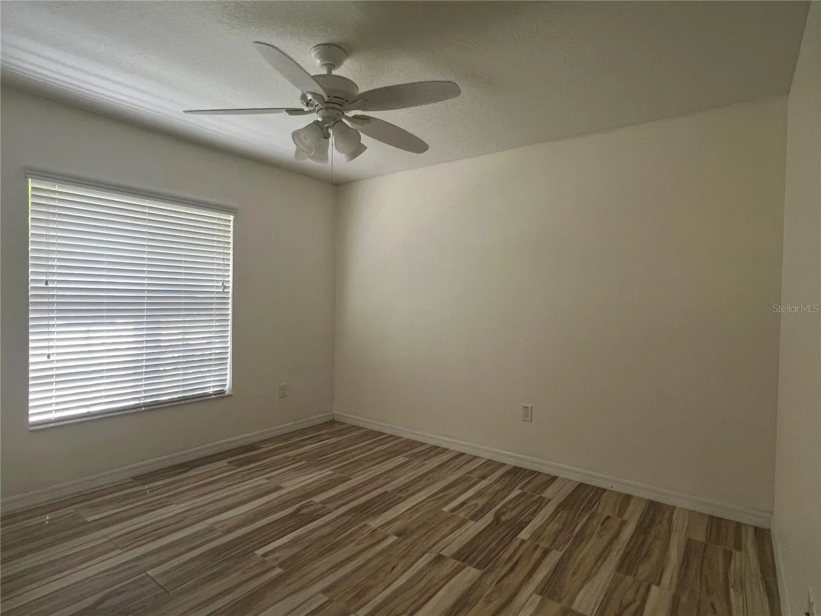 10214 SUMMER AZURE DR