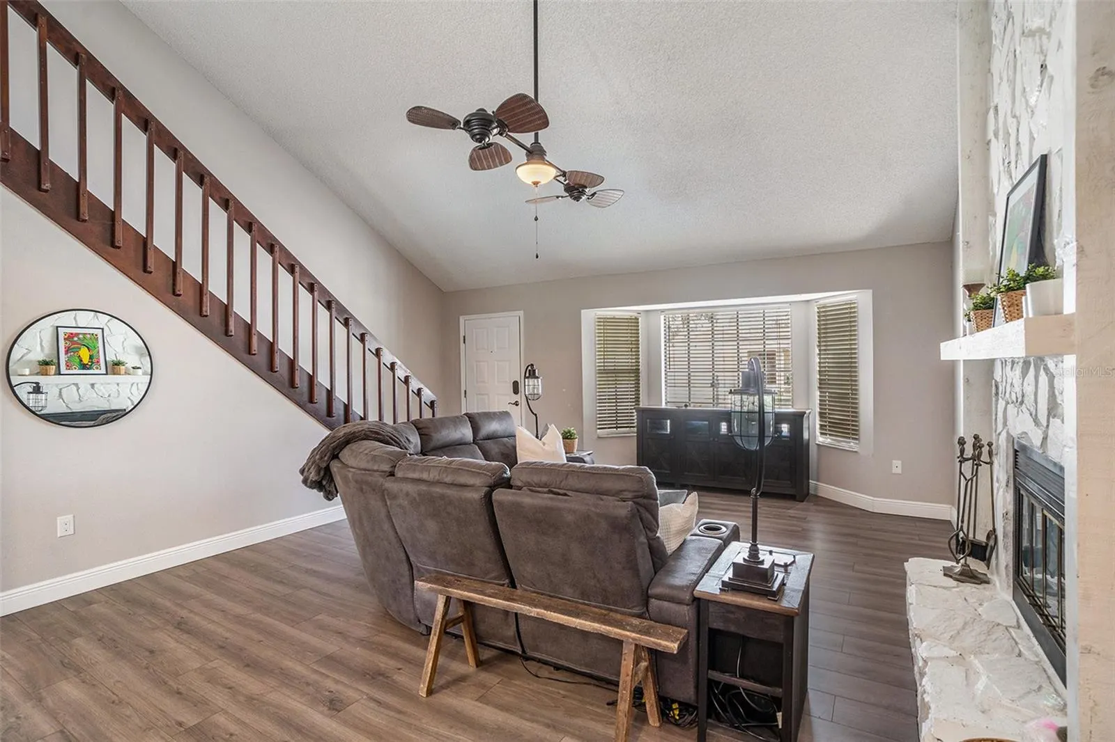 736 SANDY CREEK DR