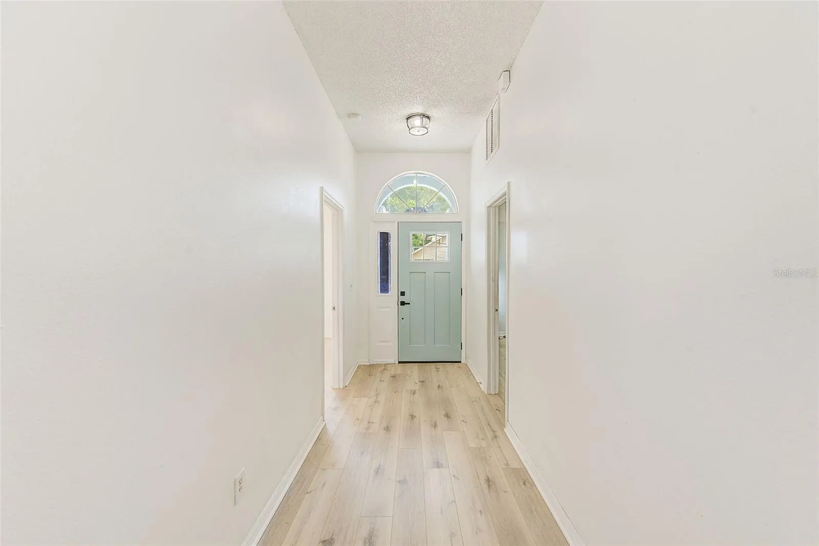 410 VINE AVE