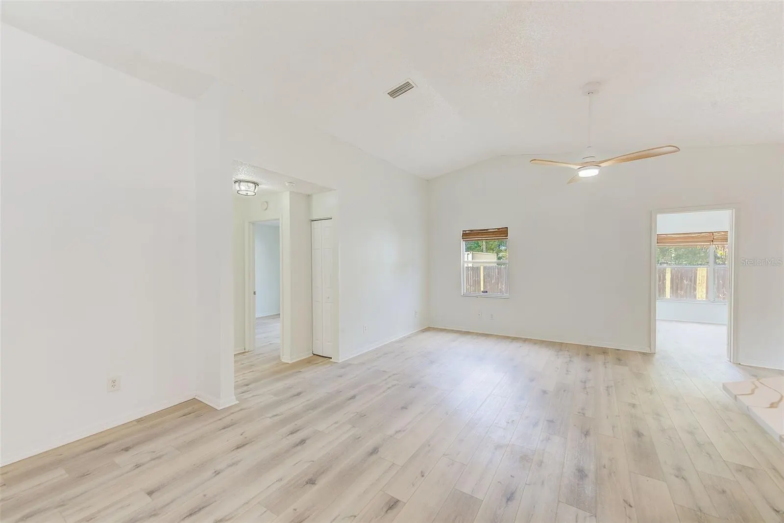 410 VINE AVE