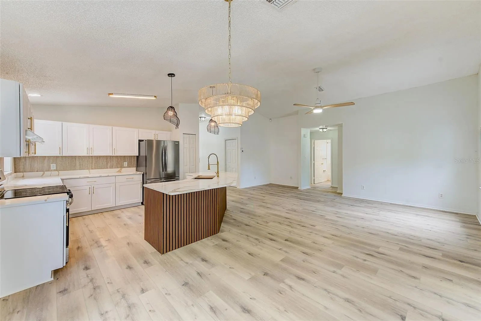 410 VINE AVE