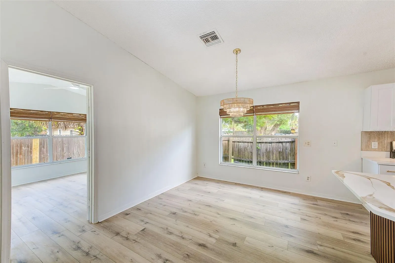 410 VINE AVE