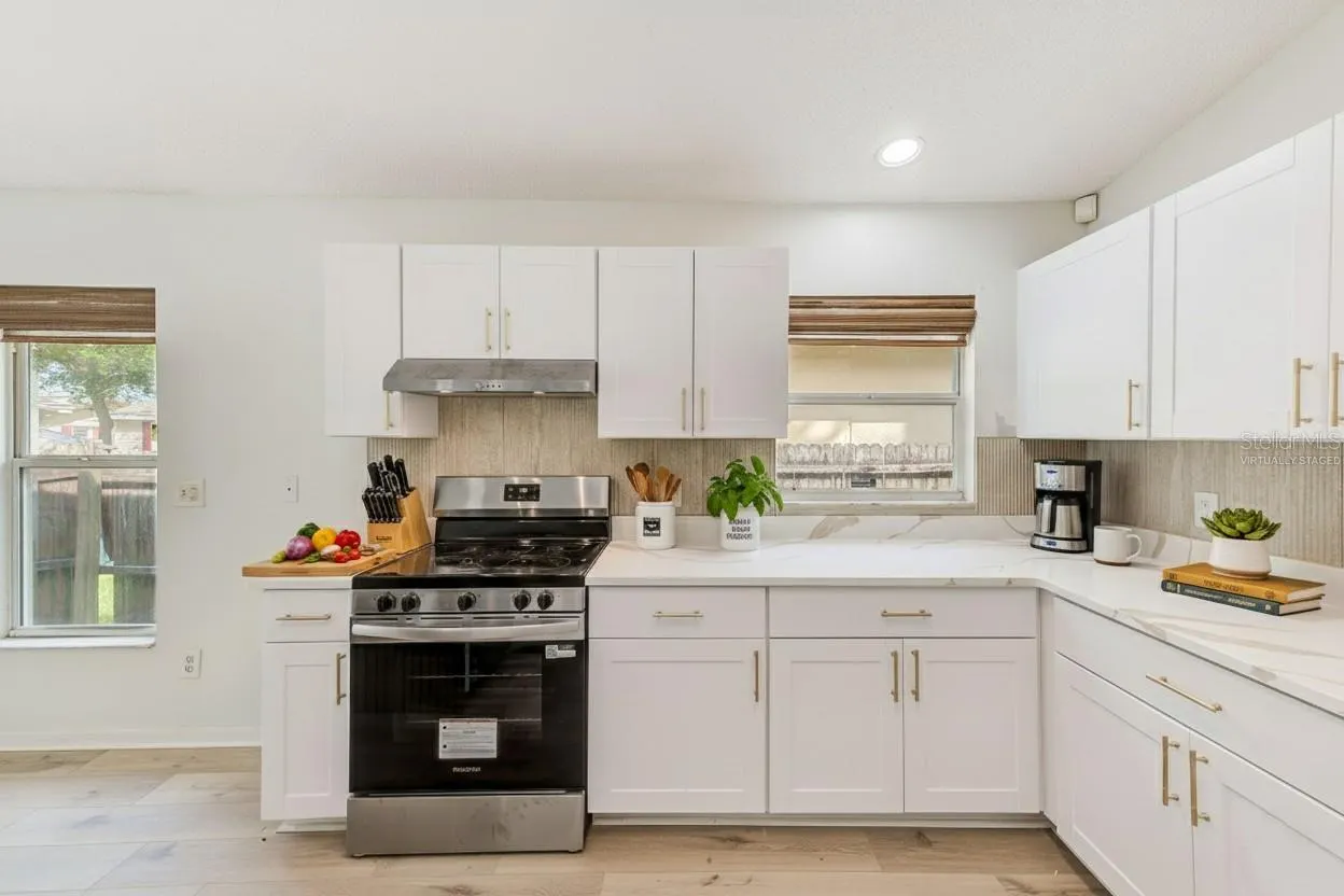 410 VINE AVE