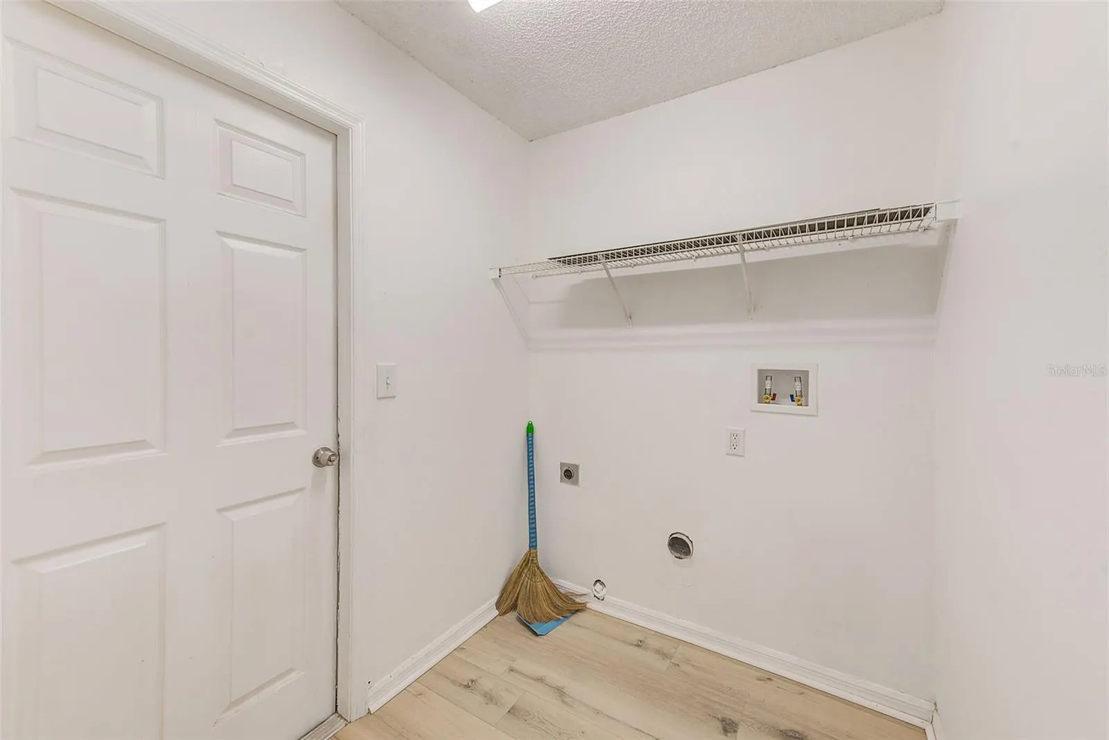 410 VINE AVE