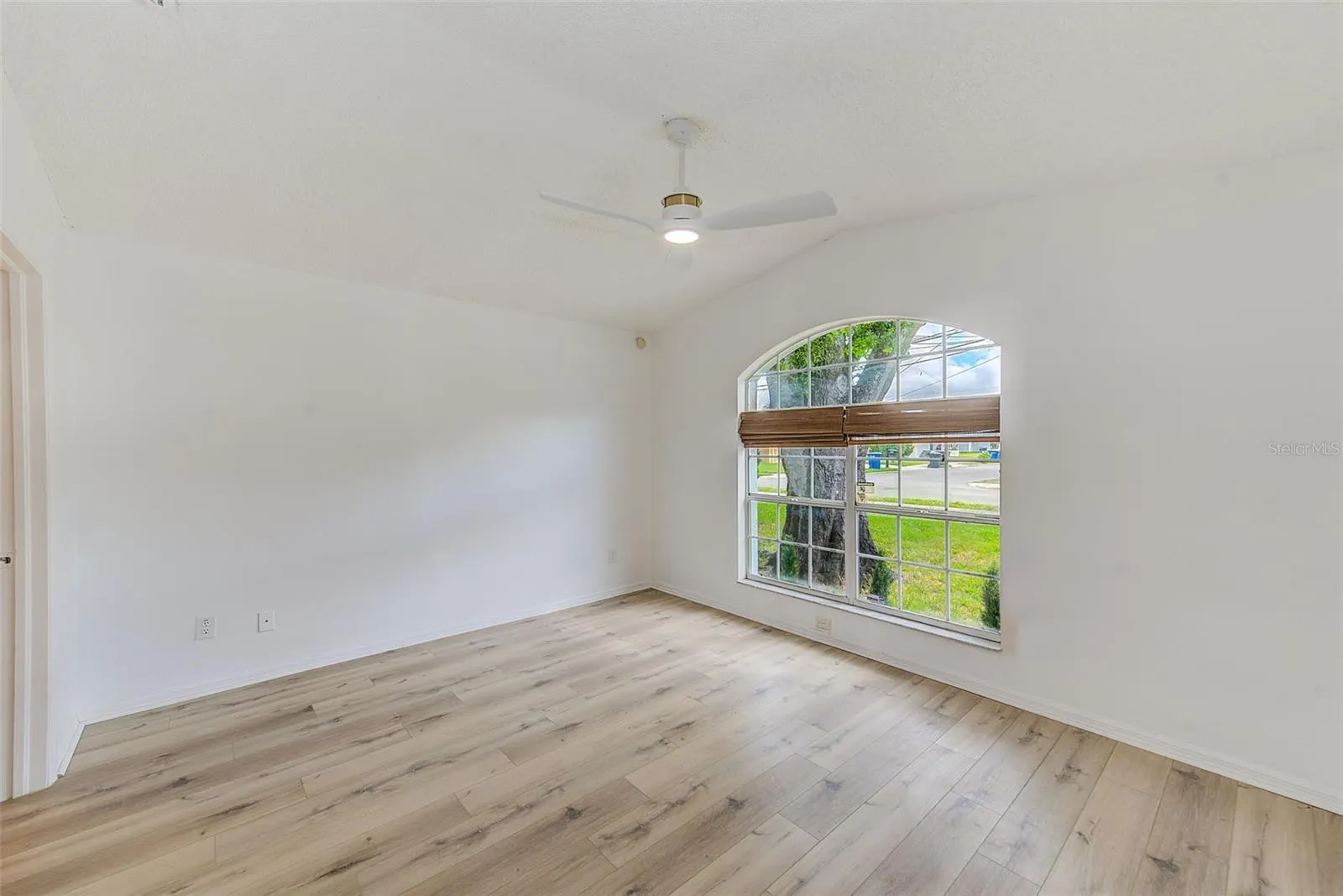 410 VINE AVE