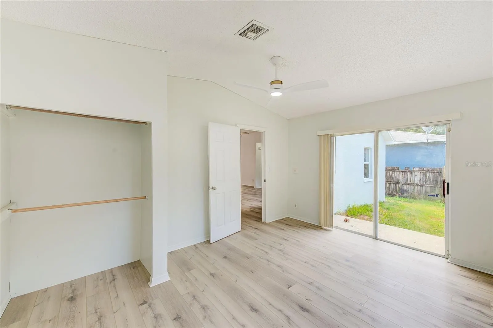 410 VINE AVE