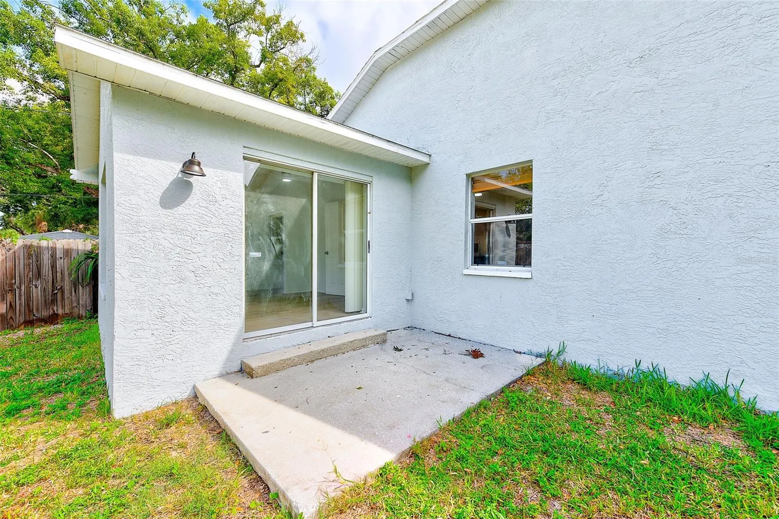 410 VINE AVE