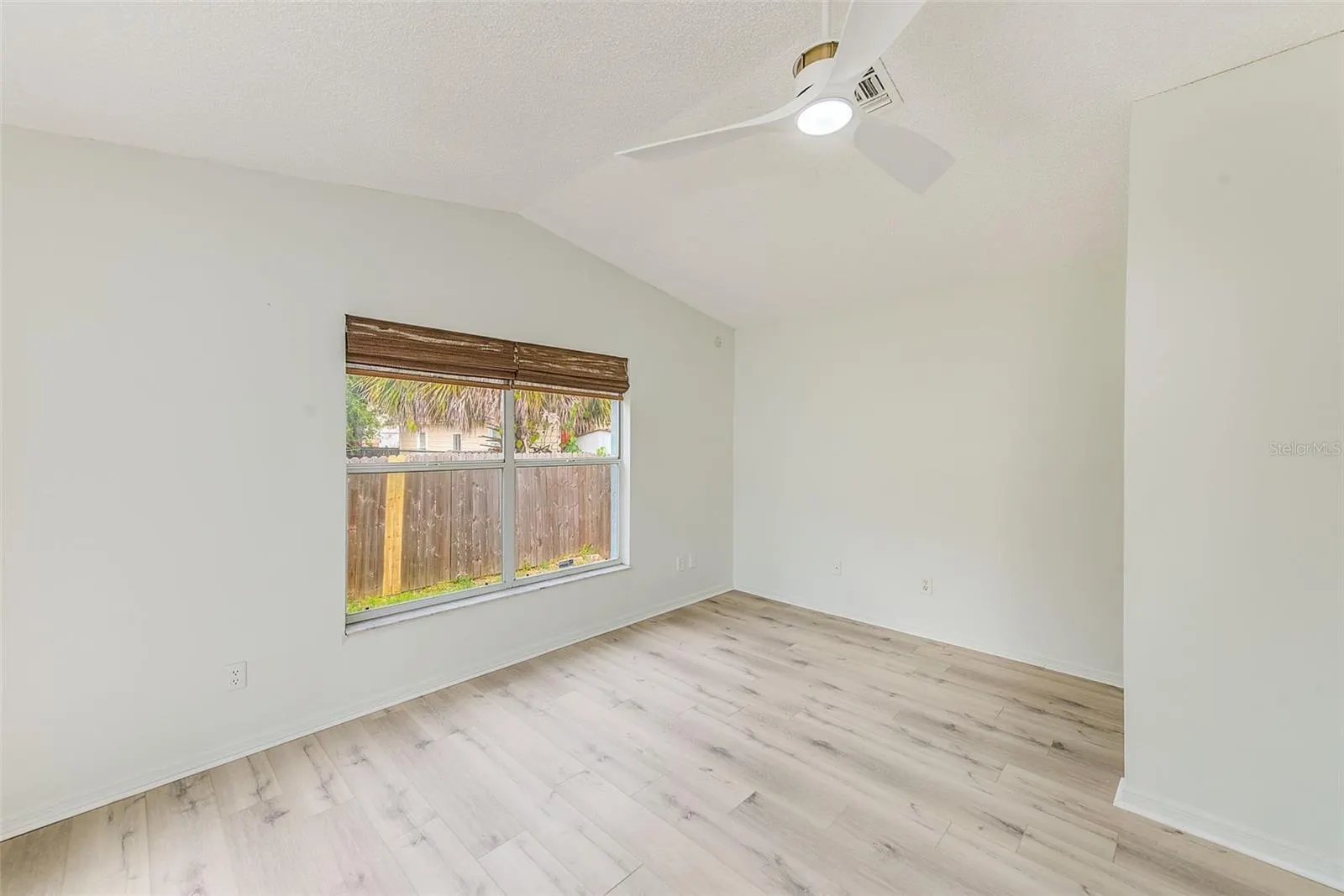 410 VINE AVE