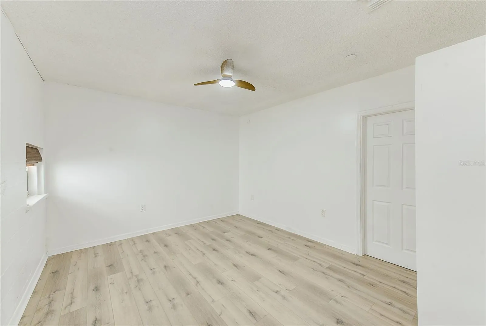 410 VINE AVE