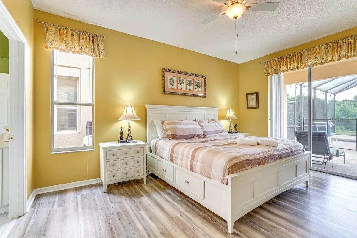 8579 LA ISLA DR