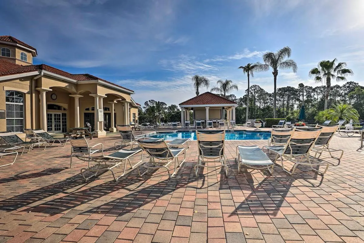 8579 LA ISLA DR