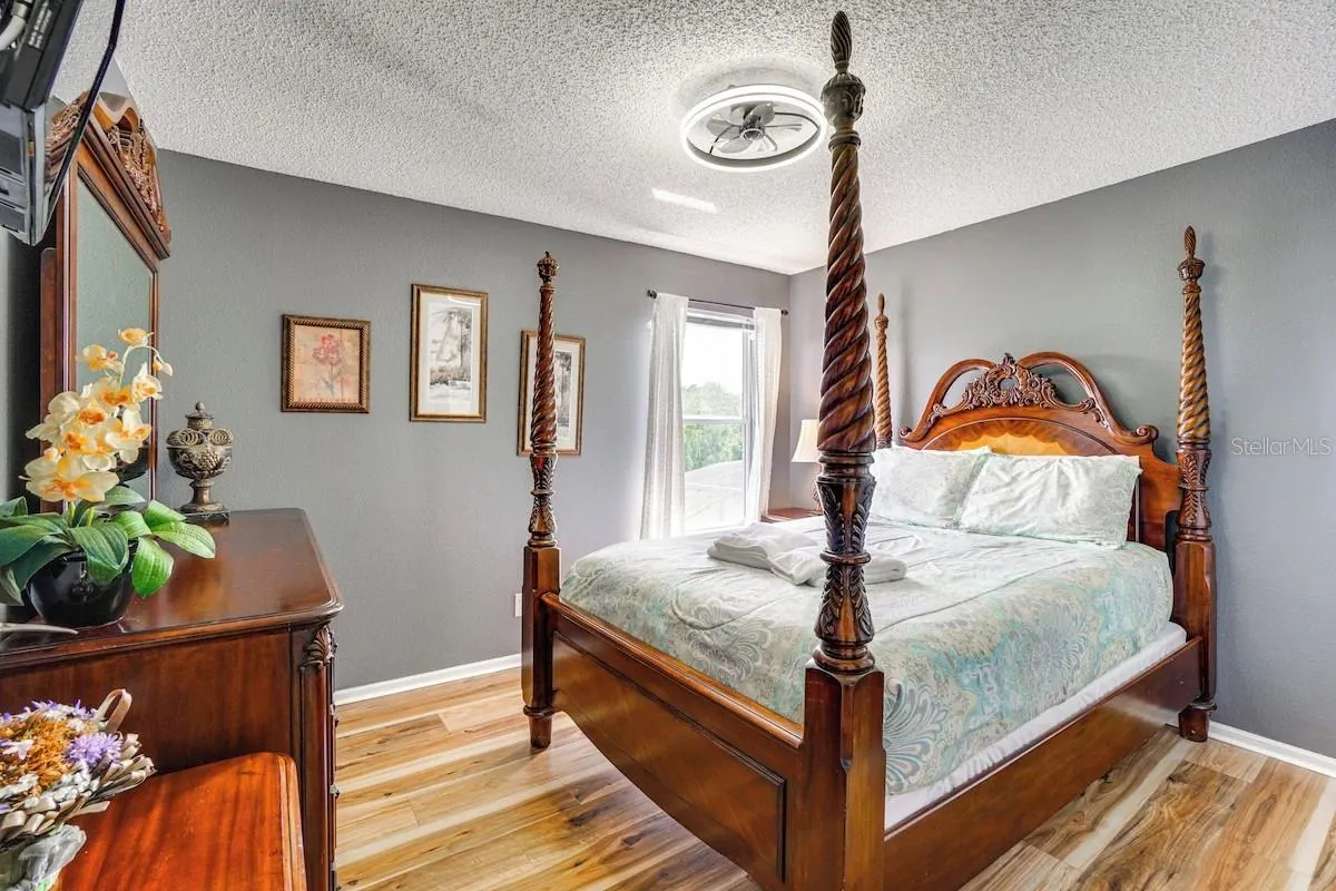 8579 LA ISLA DR