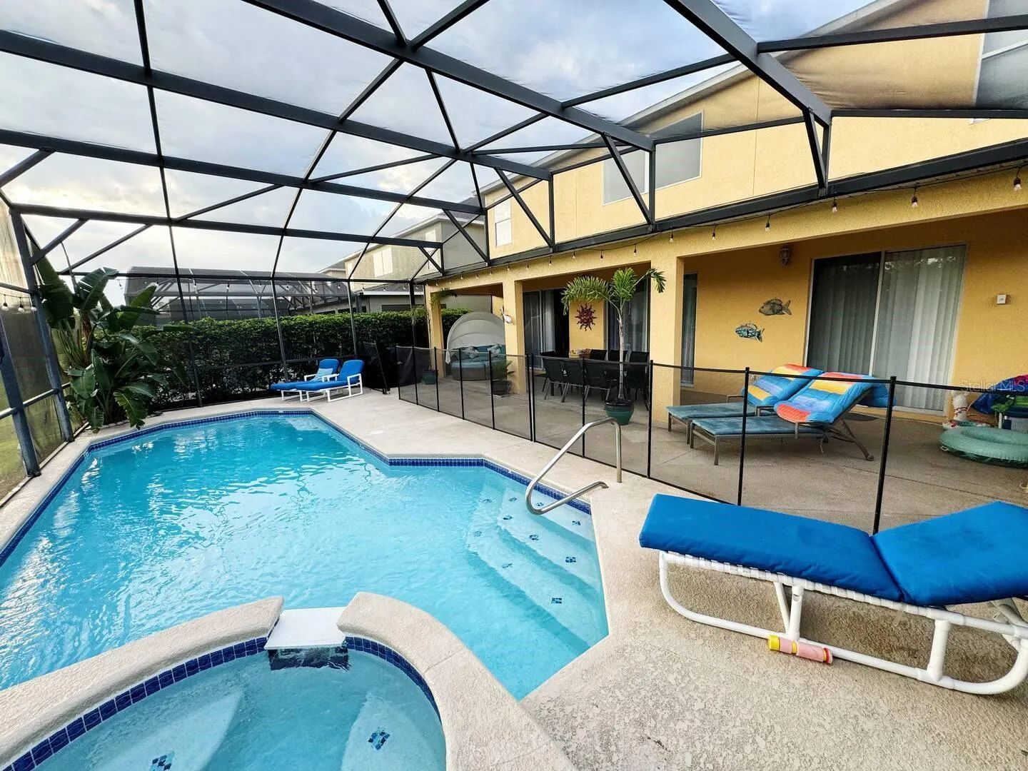 8579 LA ISLA DR