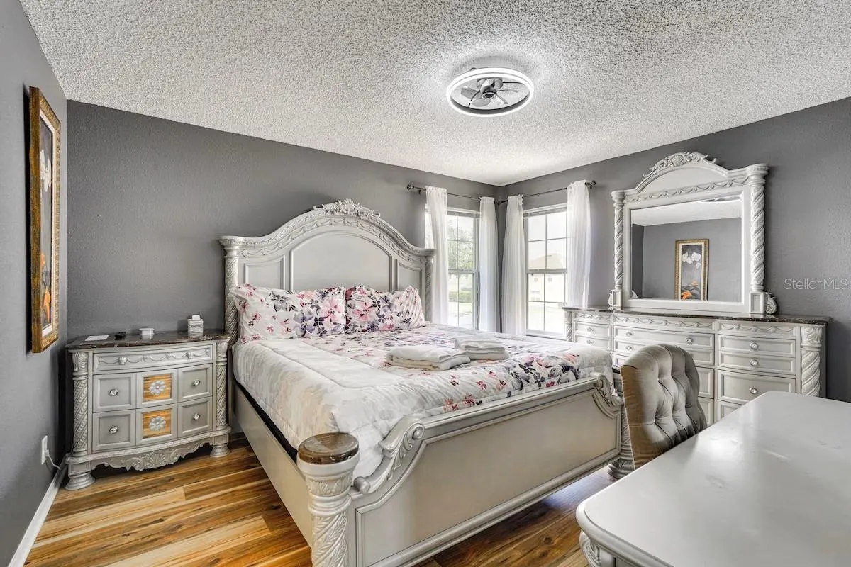 8579 LA ISLA DR