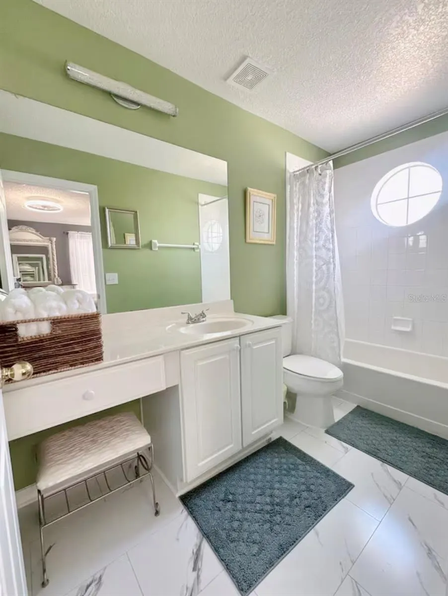 8579 LA ISLA DR