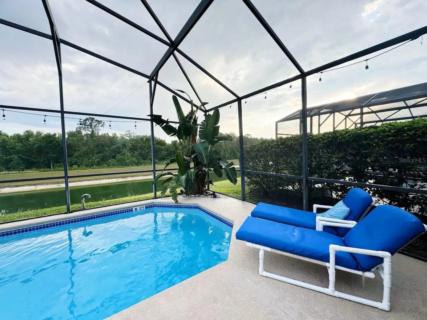 8579 LA ISLA DR