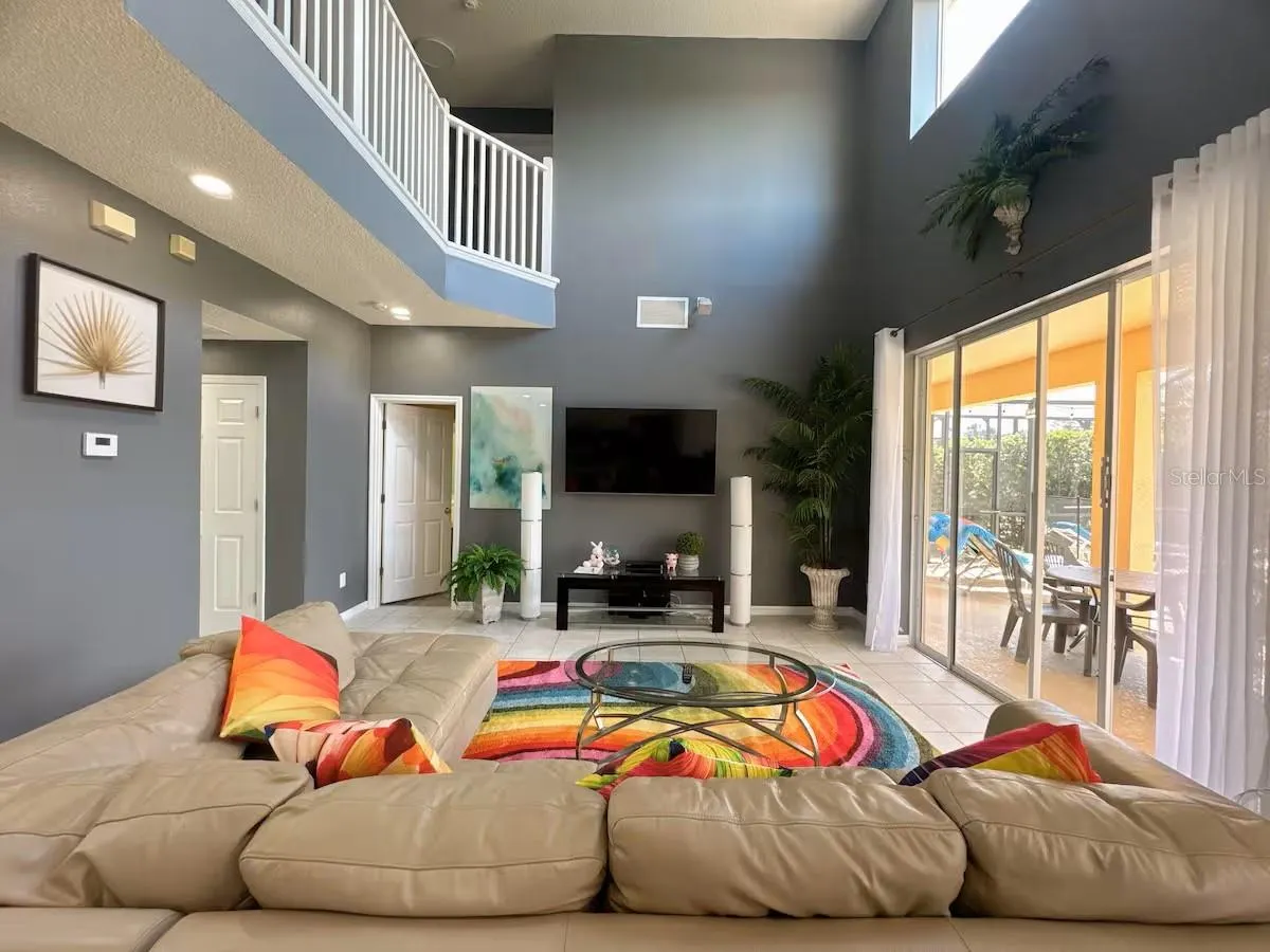 8579 LA ISLA DR