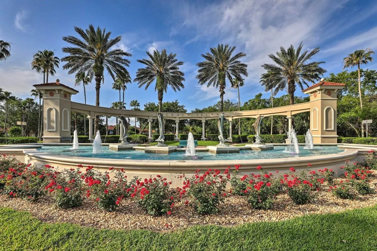 8579 LA ISLA DR