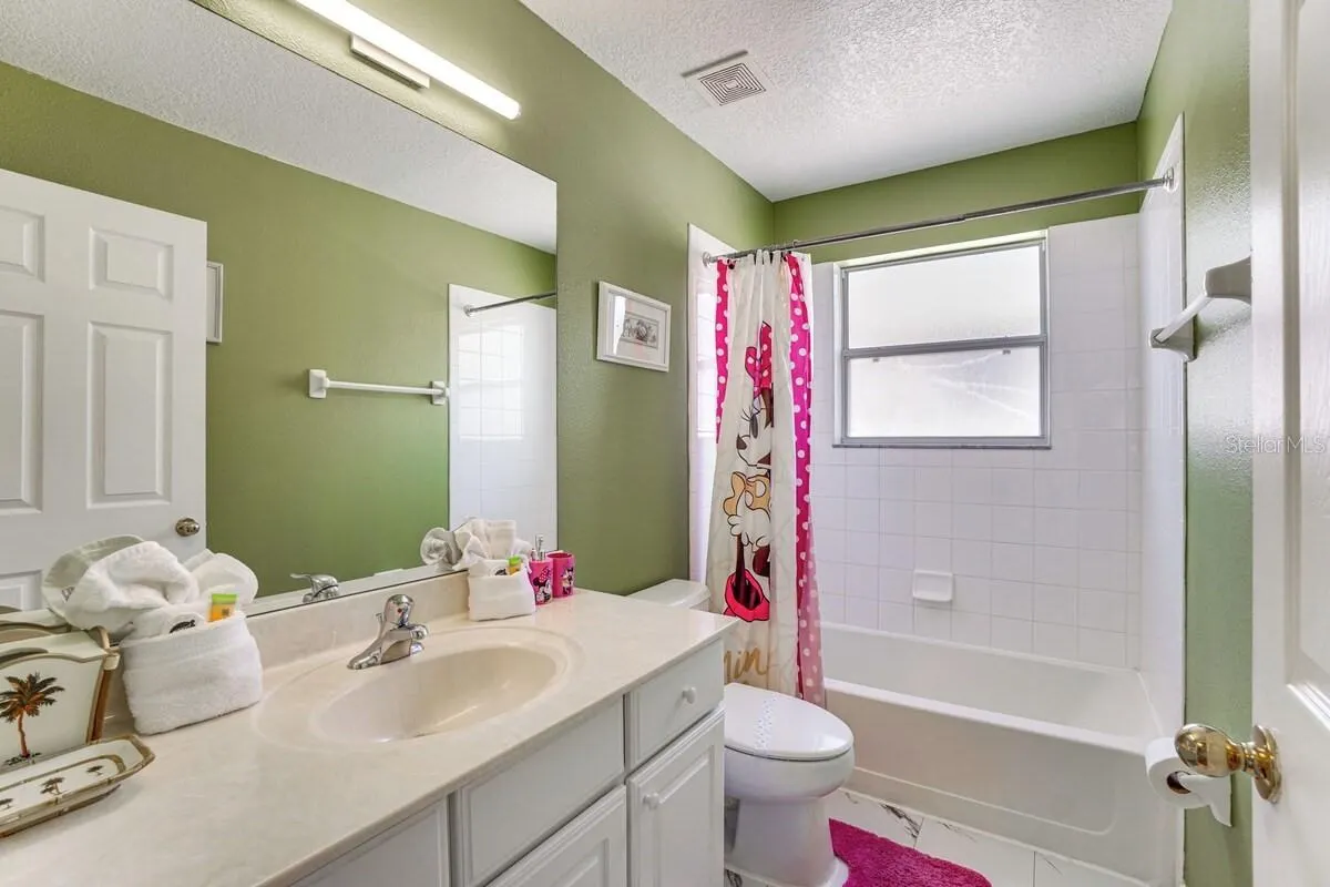 8579 LA ISLA DR
