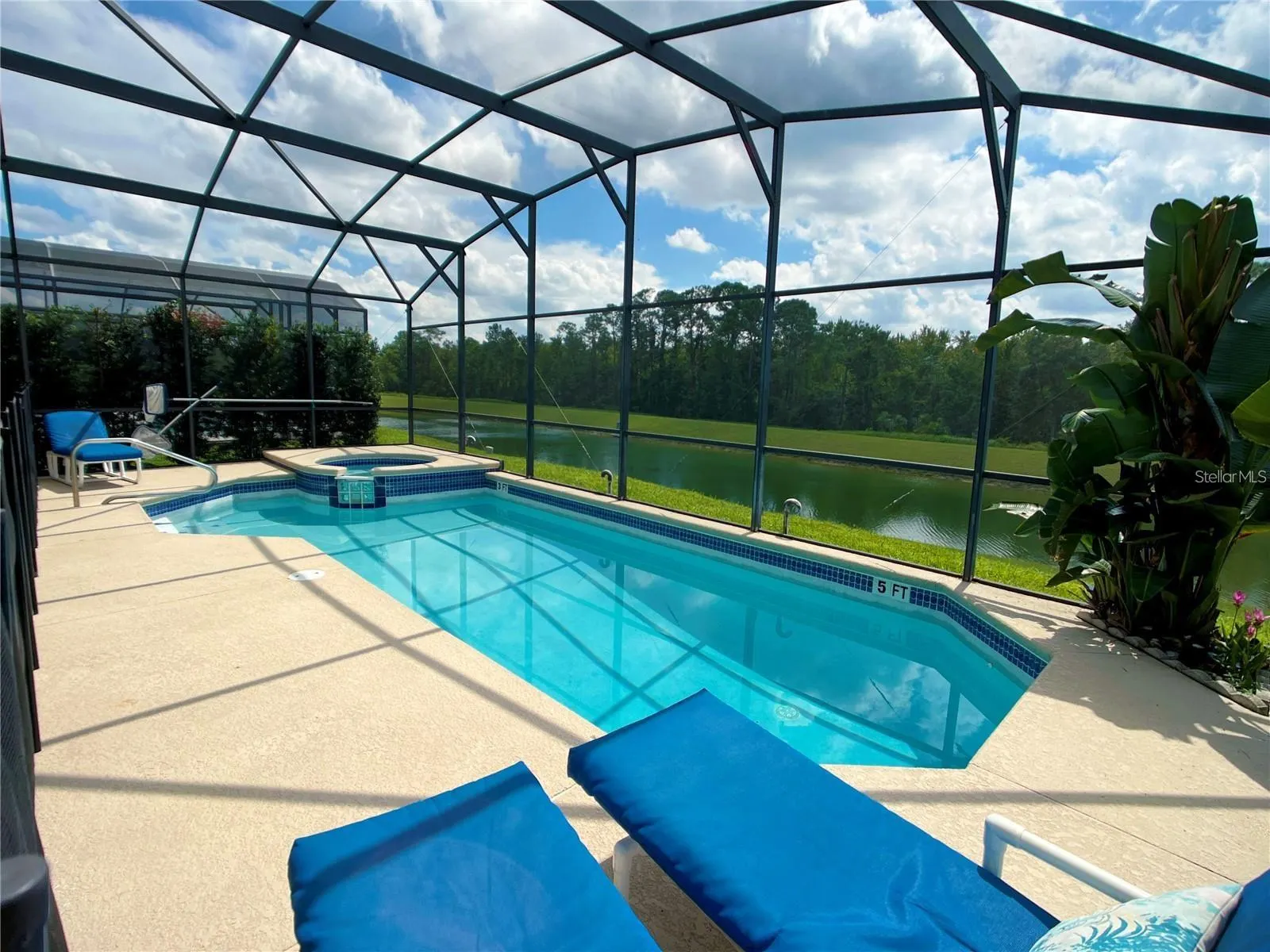 8579 LA ISLA DR