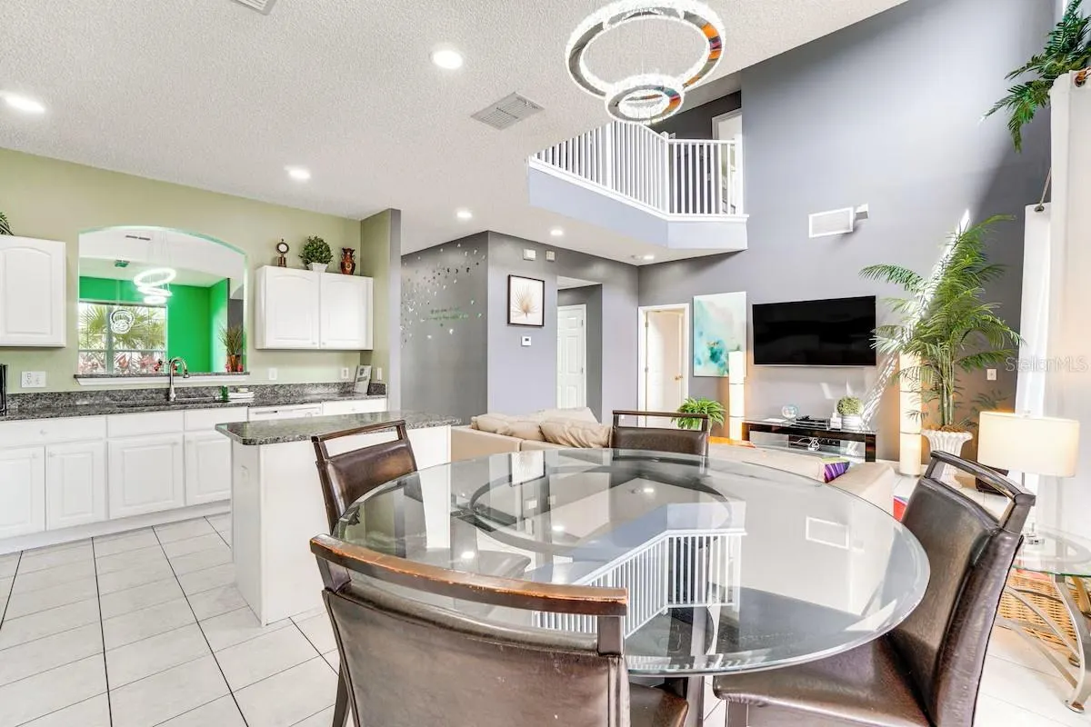 8579 LA ISLA DR