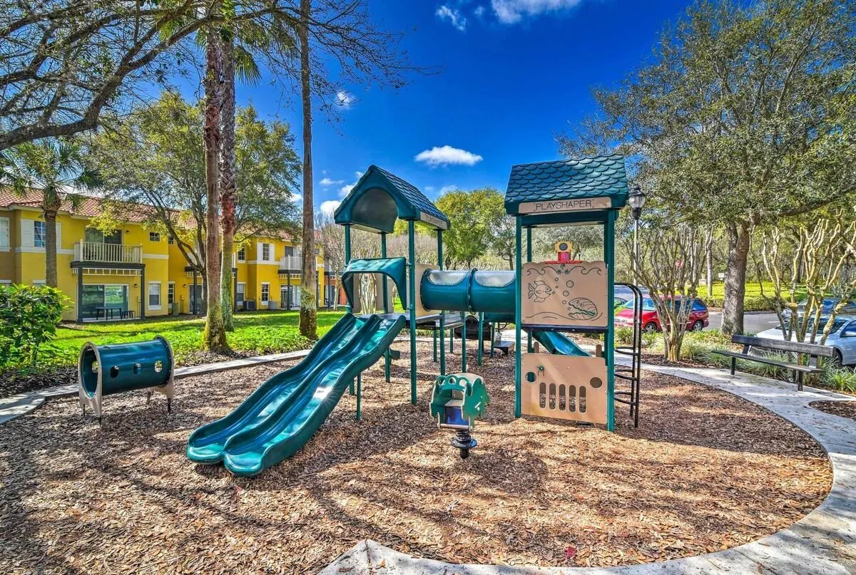8579 LA ISLA DR