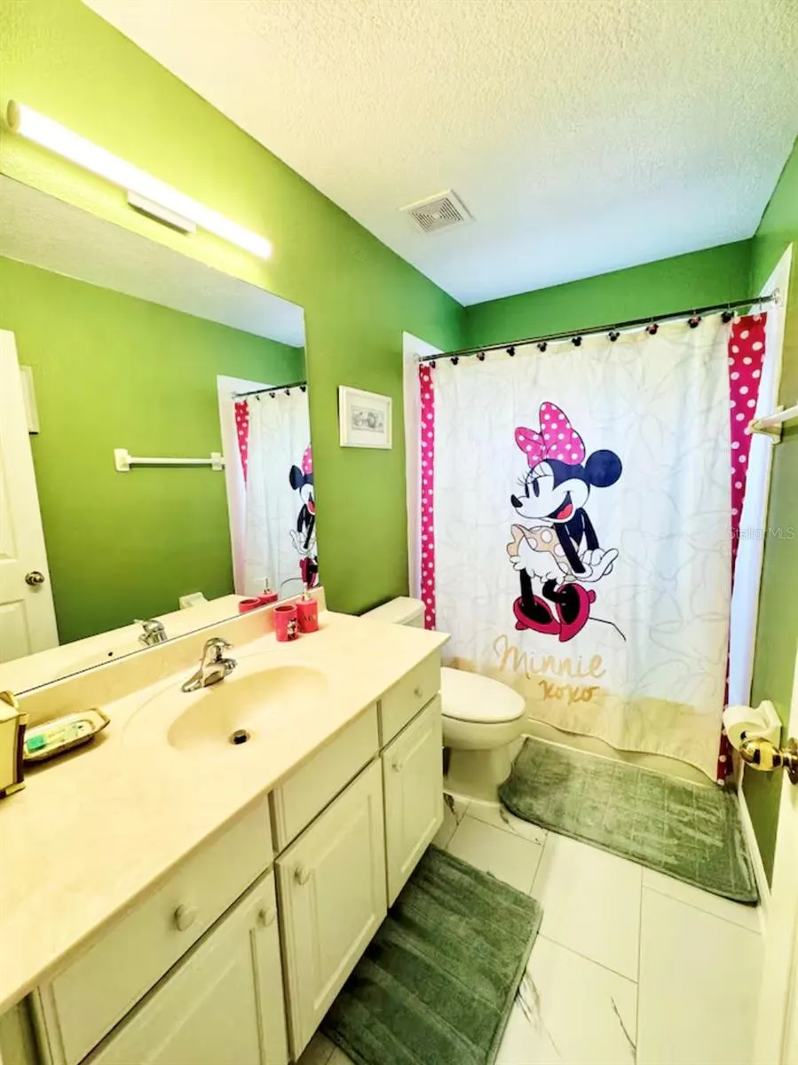8579 LA ISLA DR