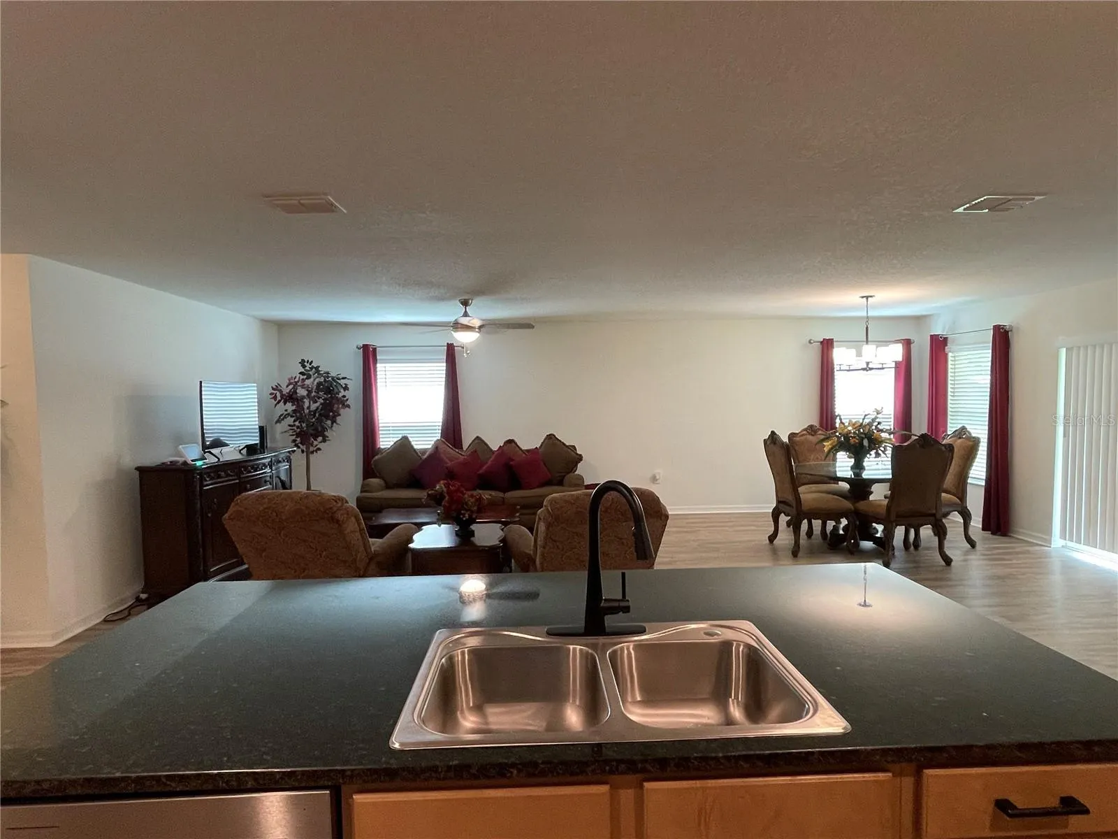 7115 CRUZ CT