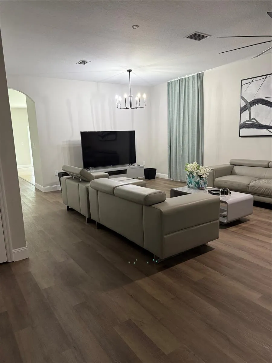 2729 WALDEN WOODS DR