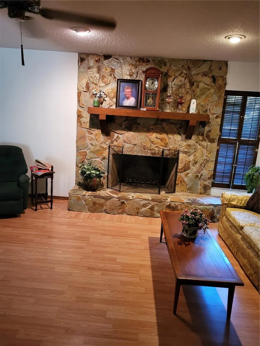 14204 WALDEN SHEFFIELD RD