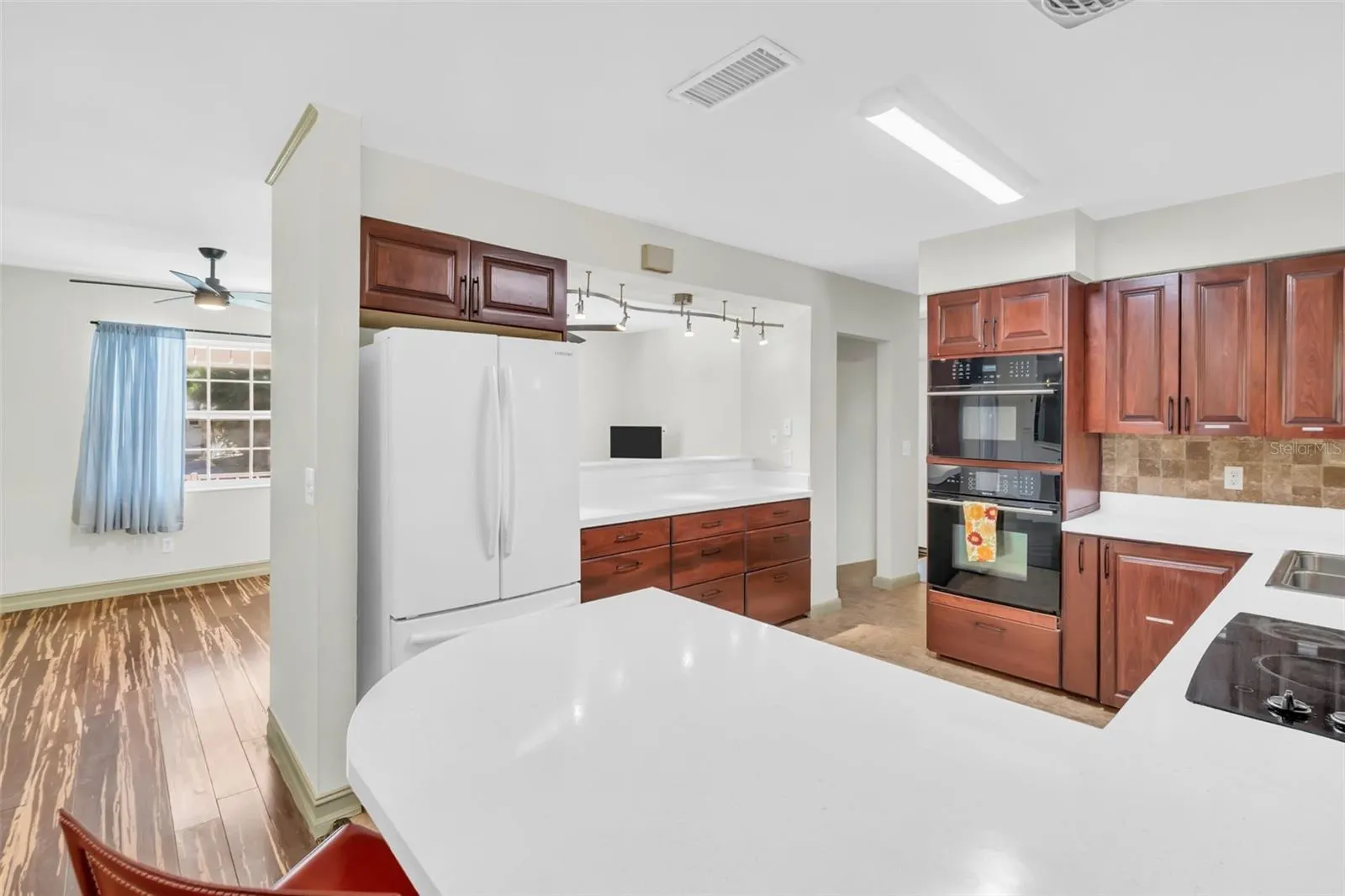 1182 NORWOOD AVE
