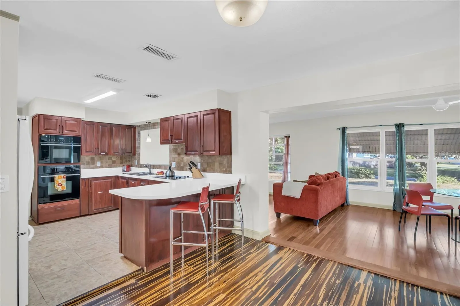 1182 NORWOOD AVE