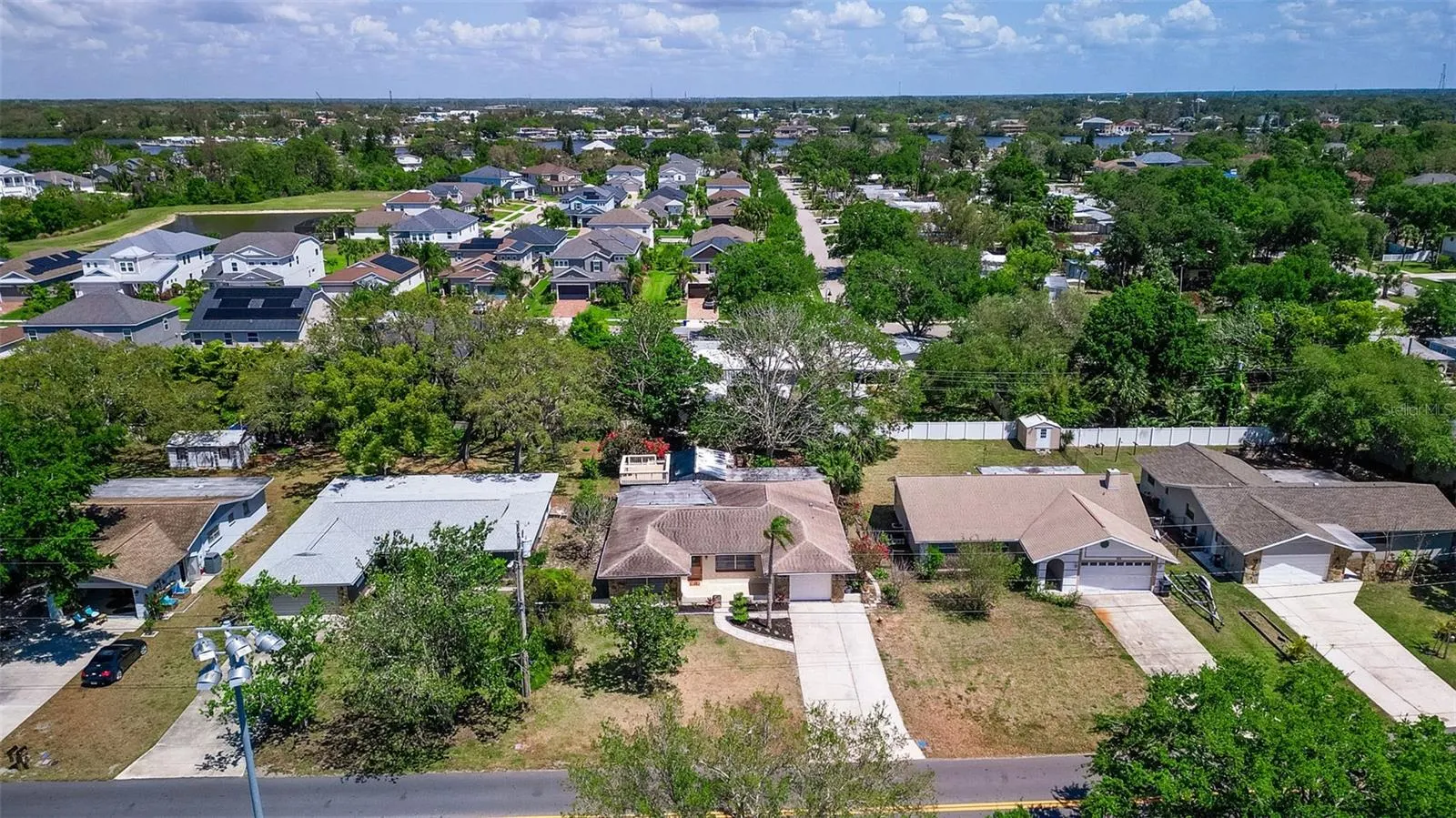 834 RIVERSIDE DR