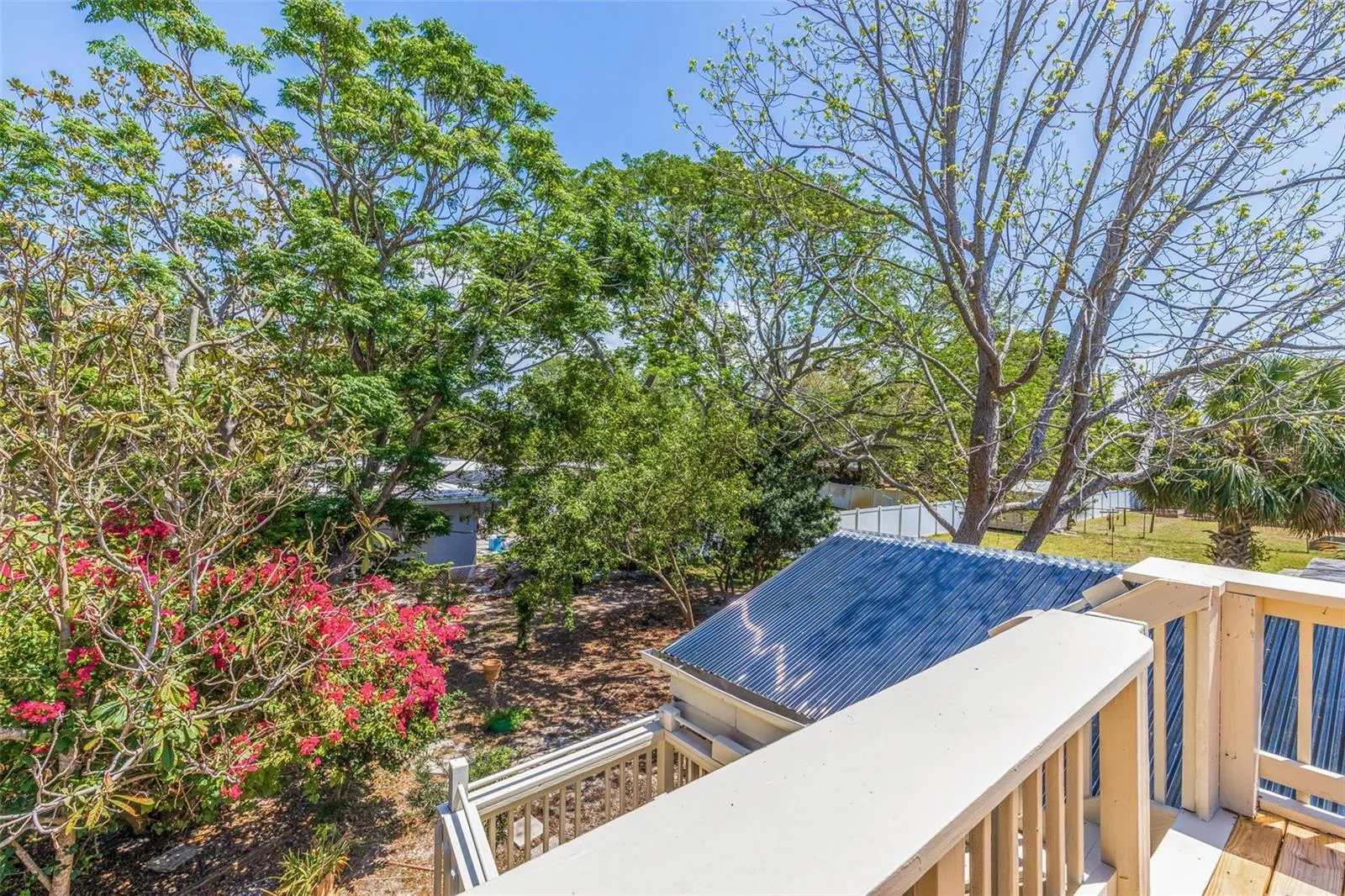 834 RIVERSIDE DR