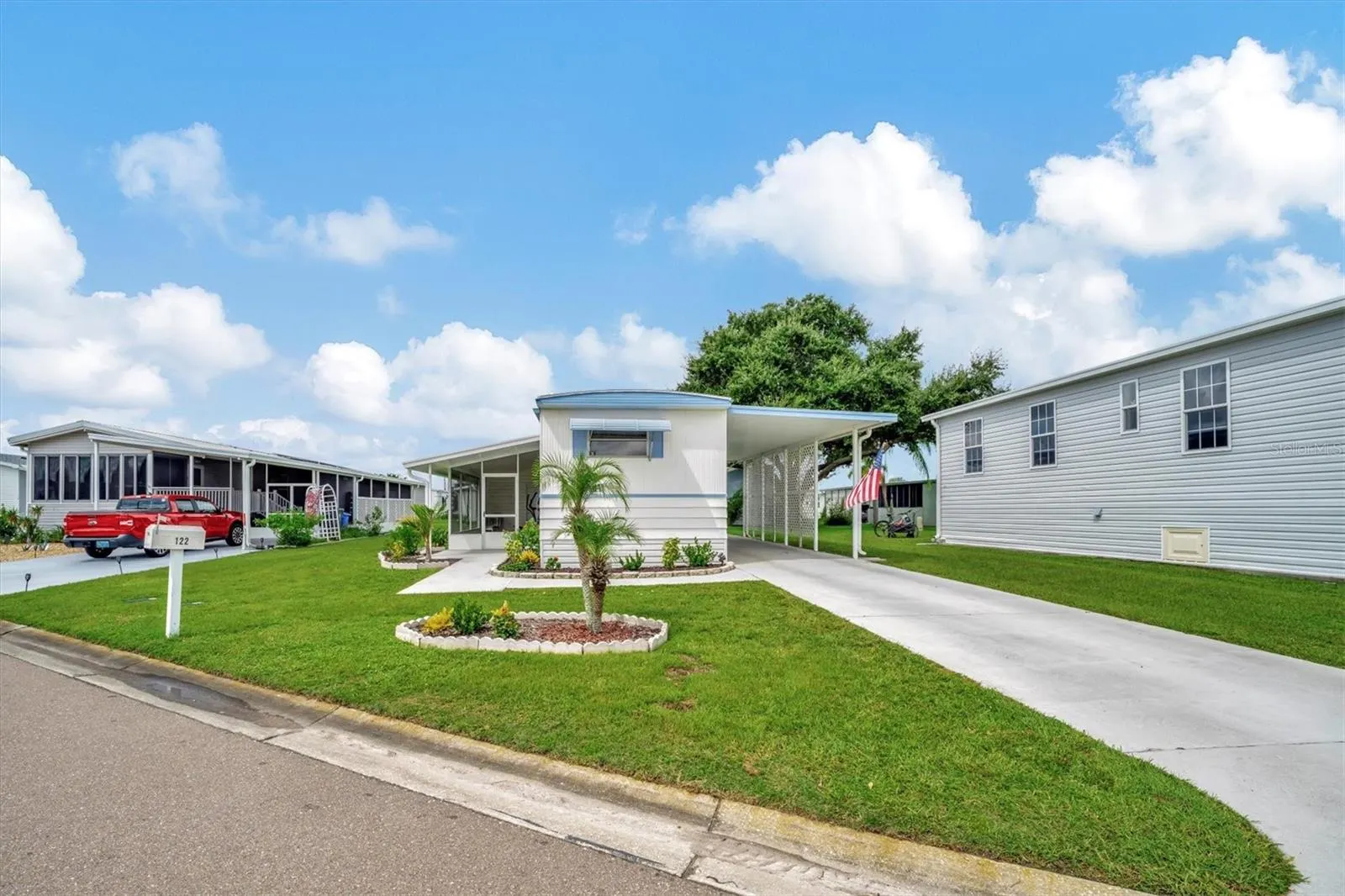 122 E SAINT ANNES CIR
