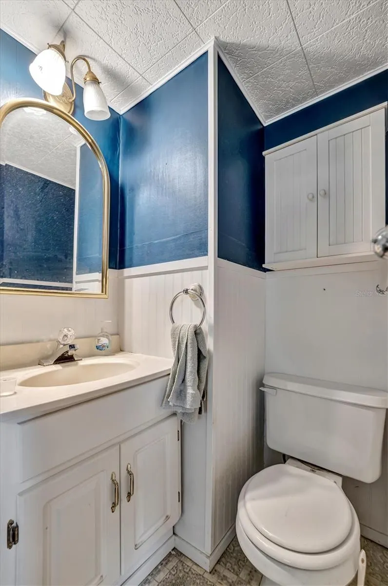 122 E SAINT ANNES CIR